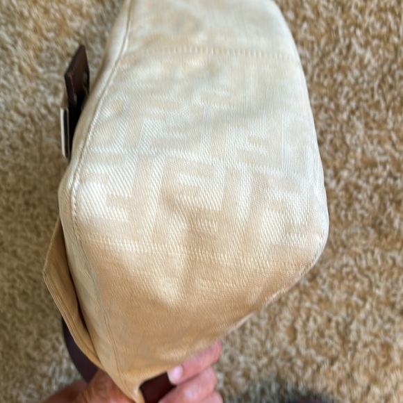 Fendi Zucca Mamma Forever Baguette Beige Shoulder Bag with Dustbag - Picture 6 of 16